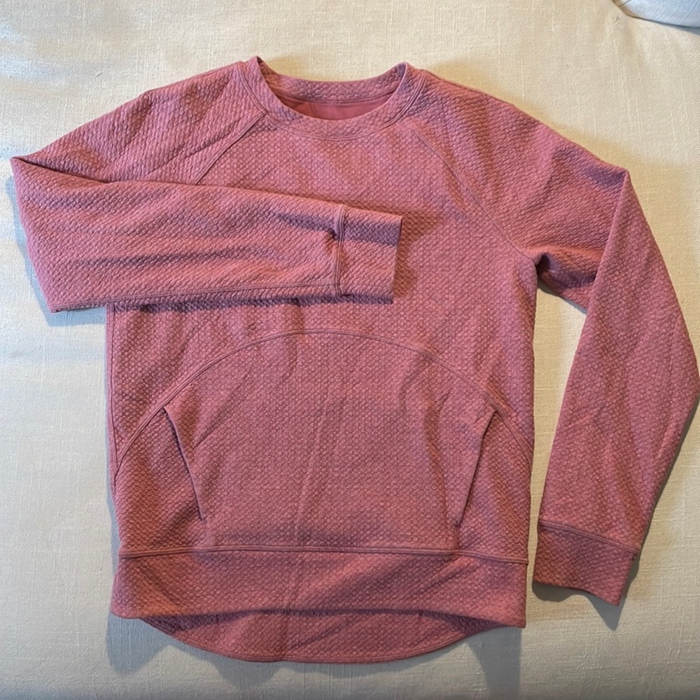 Lululemon women’s small crew with front pocket